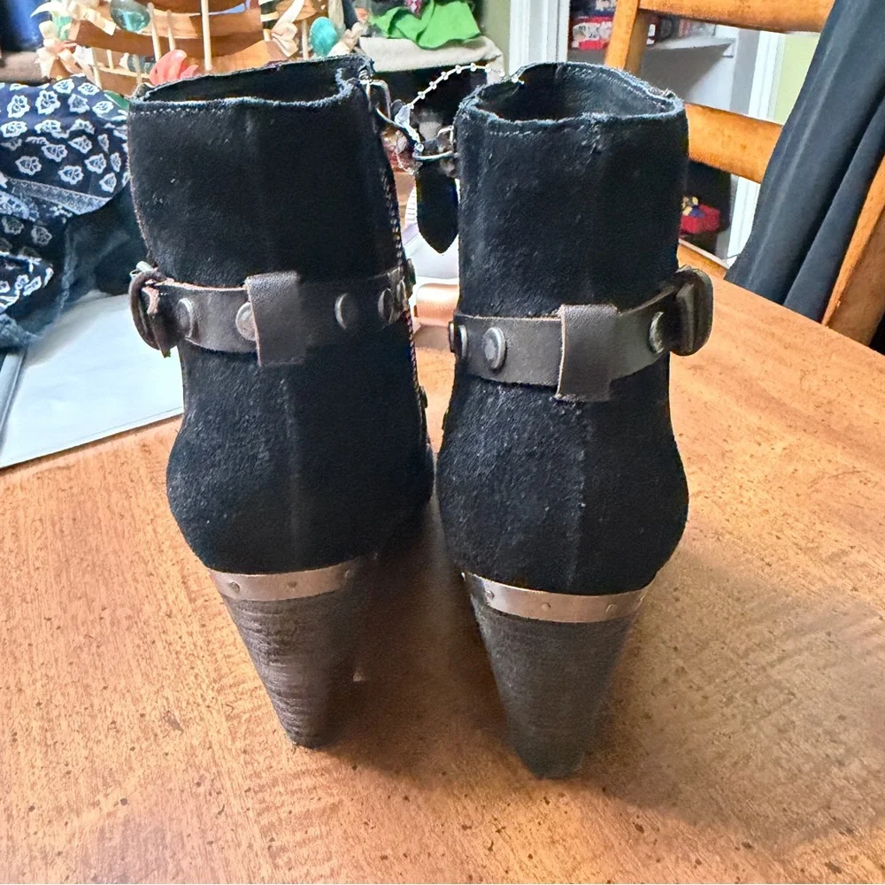 Mia‎ Limited Edition Fernandaa Black Ankle Boots with Studded Straps Leather 6.5